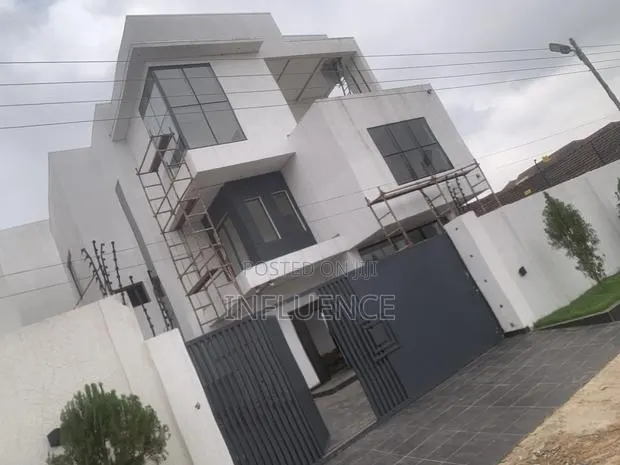 5bdrm House in Adjirigano, East Legon for sale · Photo 1