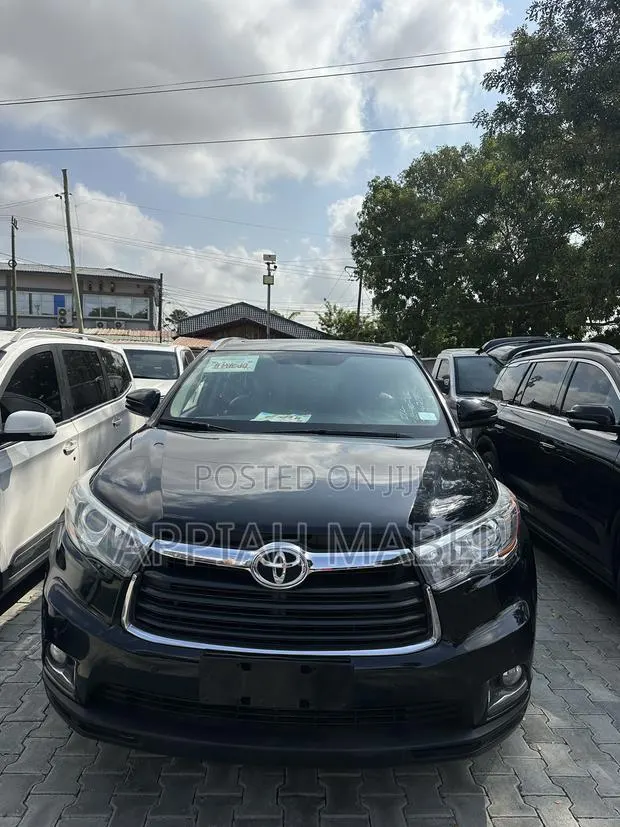 Toyota Highlander 2017 Black · Photo 1
