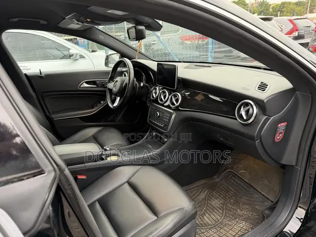 Mercedes-Benz GLA 250 2015 Black · Photo 1