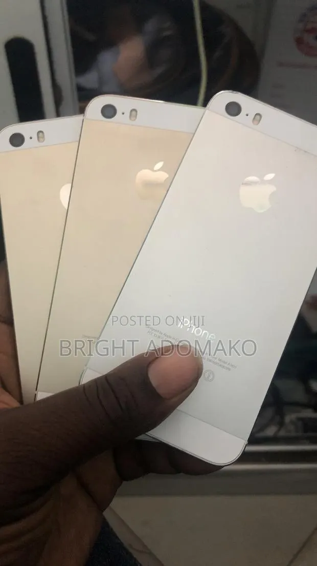 Apple iPhone 5s 16 GB Gold · Photo 1