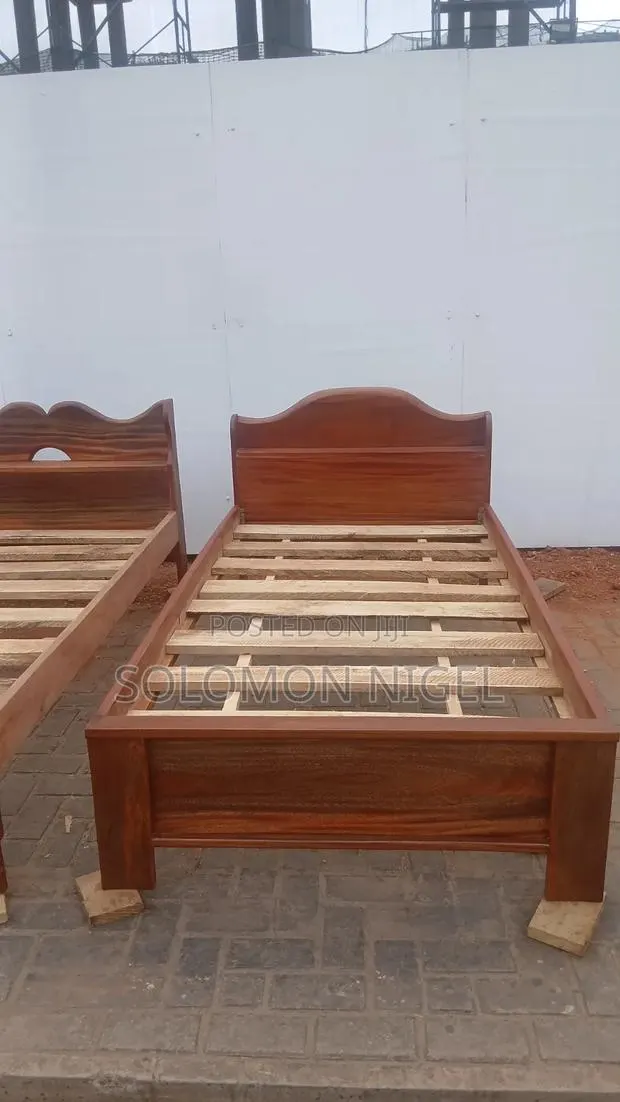 One and a Half Bed Frame · Photo 1