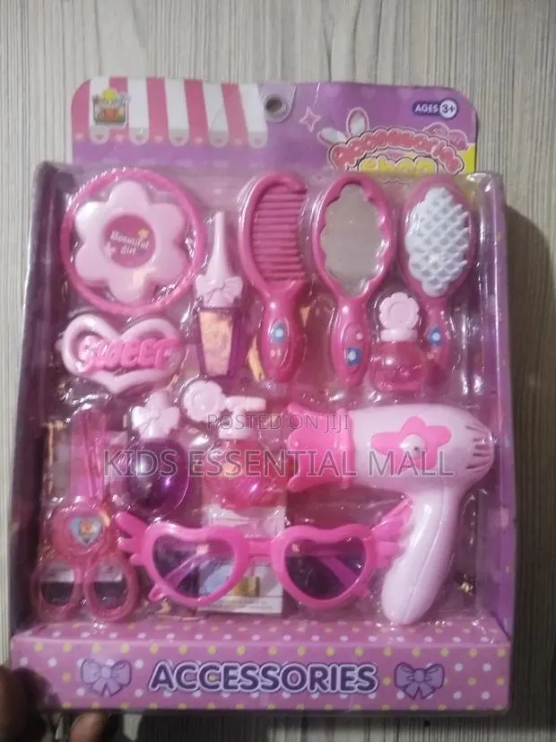Plashic Makeup and Beauty Set · Photo 1