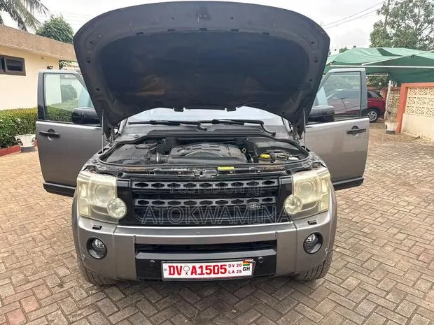 Land Rover Discovery 2010 Silver · Photo 1