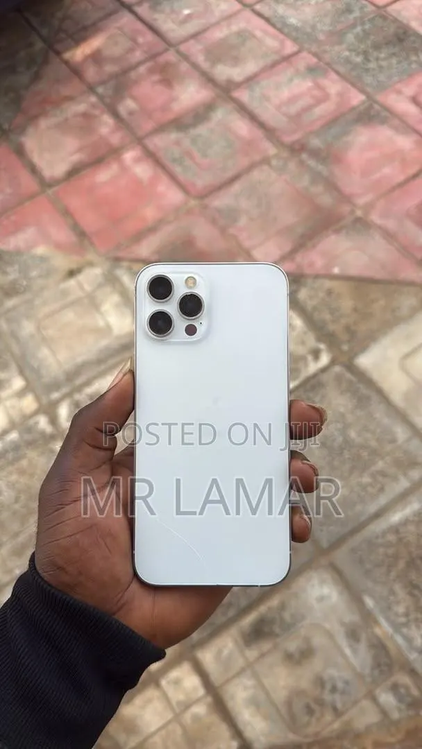 Apple iPhone 12 Pro Max 128 GB White · Photo 1