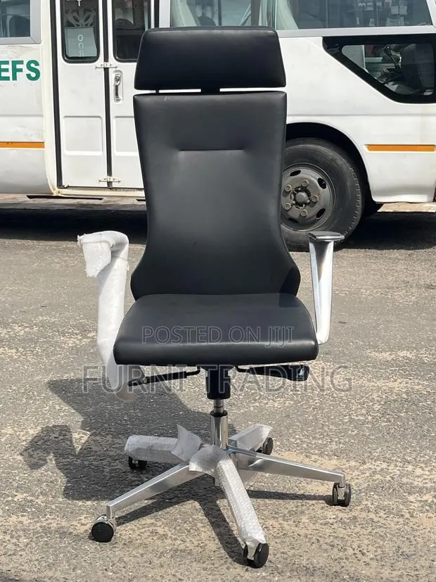 Managerial Office Chair · Photo 1