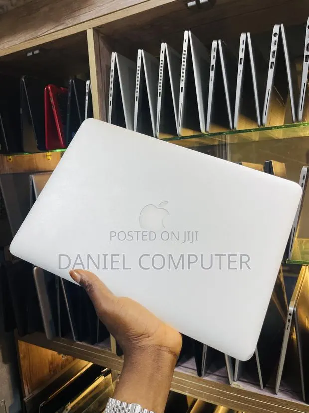 Laptop Apple MacBook Air 2014 8GB Intel Core i5 SSD 256GB · Photo 1