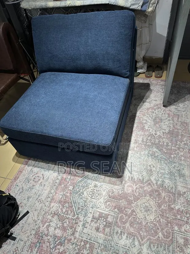 Single Armless Sofa · Photo 1