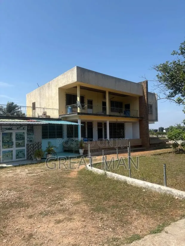 13bdrm House in Lartebiokorshie for sale · Photo 1
