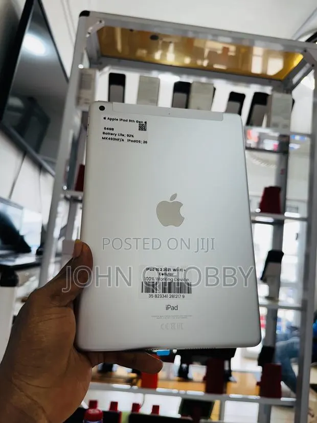 Apple iPad 10.2 (2021) 64 GB Silver · Photo 1