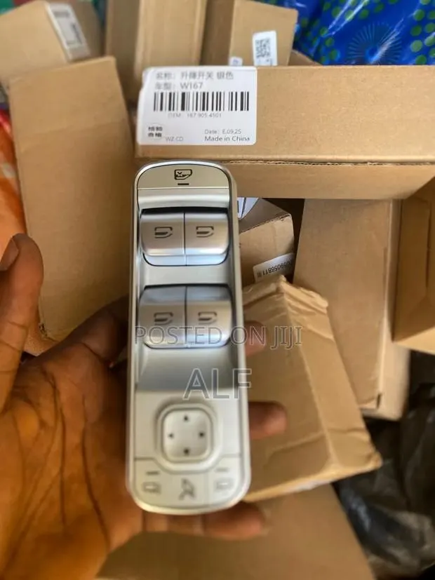 Power Window Switch W167 · Photo 1