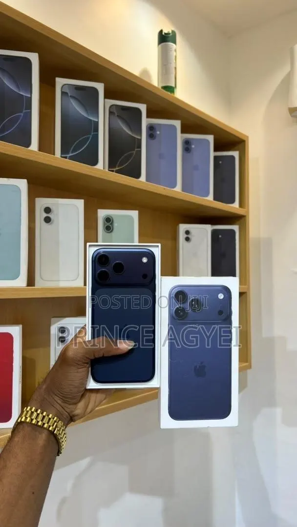 Apple iPhone 17 Pro Max 256 GB Blue · Photo 1