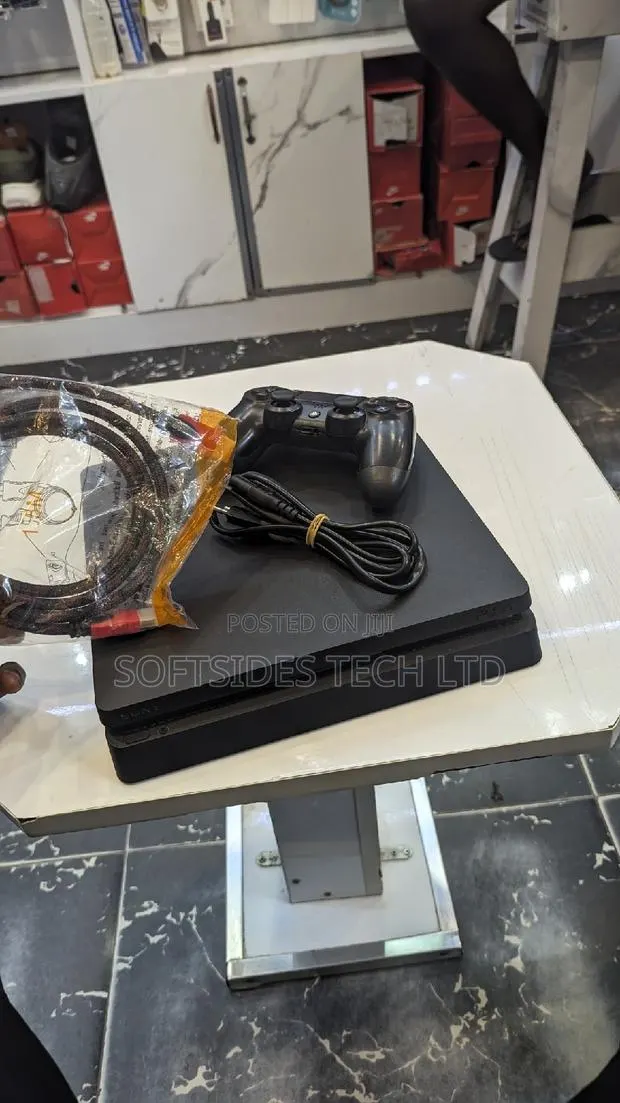 Playstation 4 Slim 500gb Comes Set Tested With Controller · Photo 1