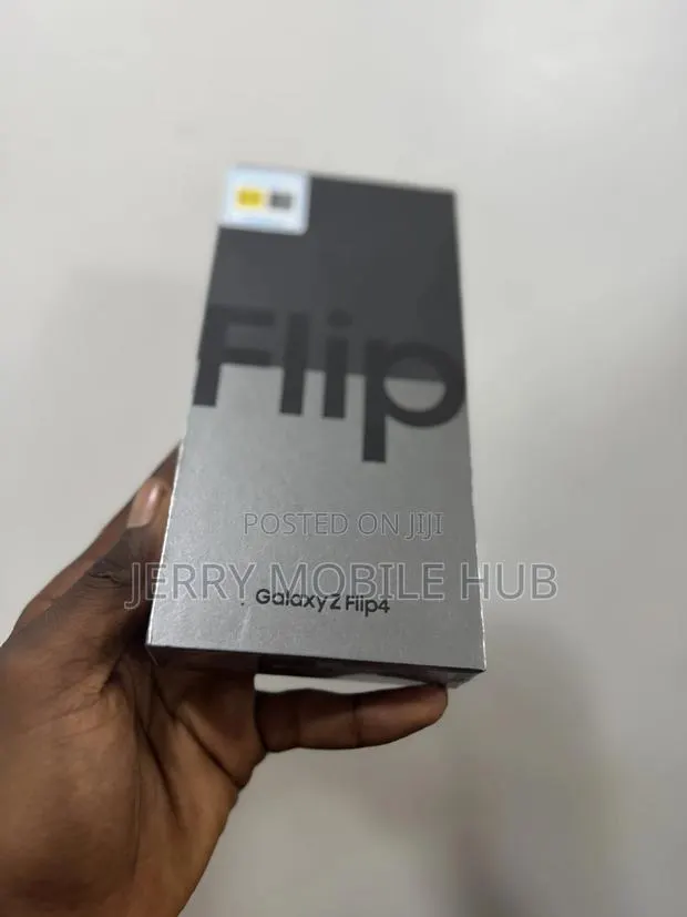 New Samsung Galaxy Z Flip4 256 GB Blue · Photo 1