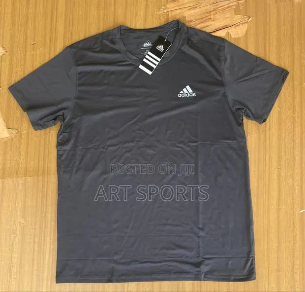 Adidas Fitness Tops · Photo 1