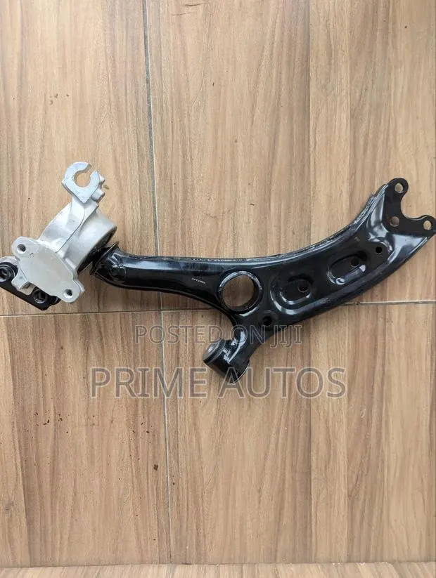 Honda Front Lower Control Arm With a Bushing (51360-Tla-A71) · Photo 1