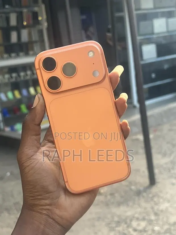 Apple iPhone 17 Pro 256 GB Orange · Photo 1