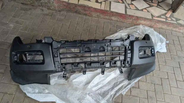 Mitsubishi Pajero 2014,2015,2016,2017 Front Bumper · Photo 1