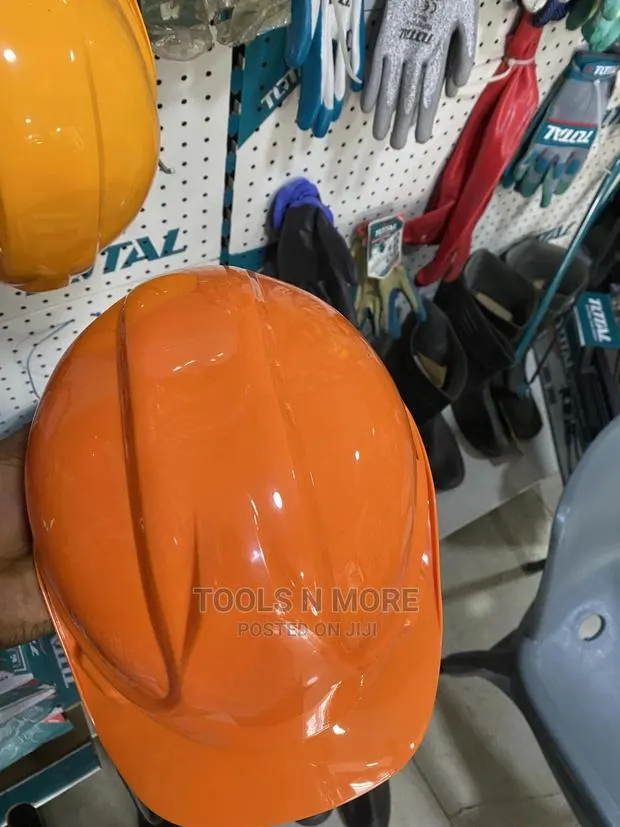 TOTAL Safety Helmet · Photo 1