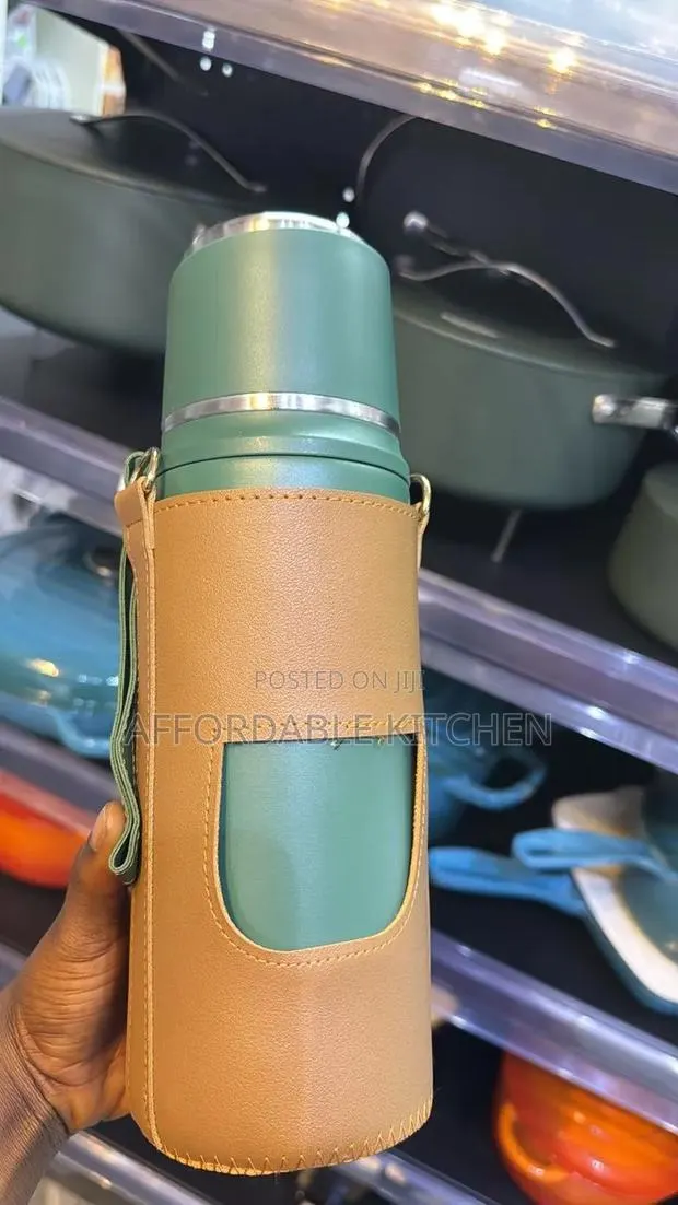 Vacuum Bottle With Bag · Photo 1
