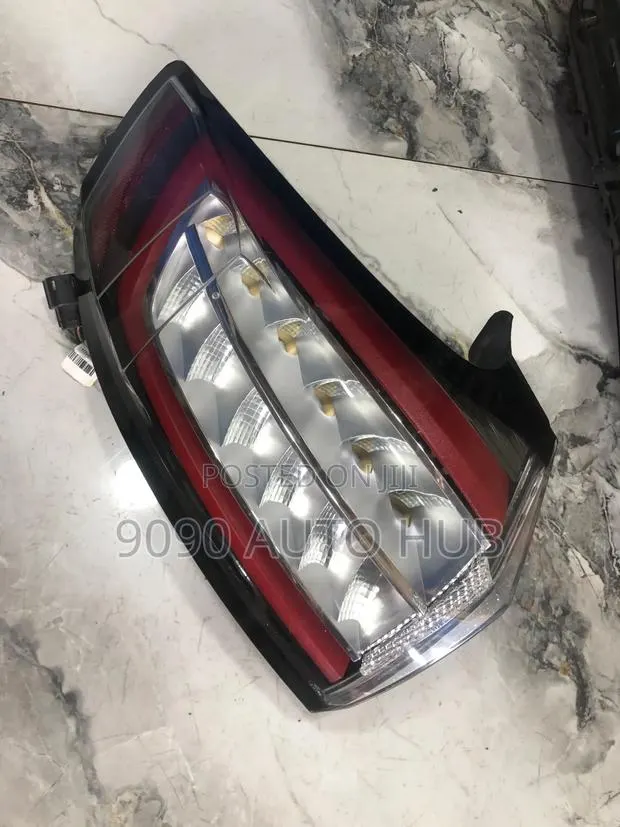Ford Edge 2015, 2016, 2017, 2018 Left Taillight – OEM | Foreign Used · Photo 1