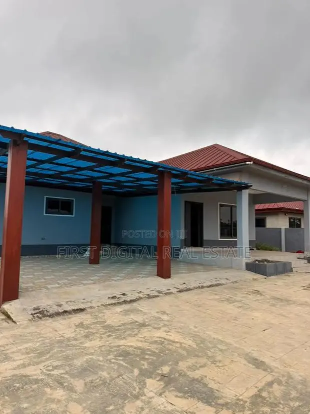 3 Bedroom for Sale Quality Building at Opeikuma · Photo 1