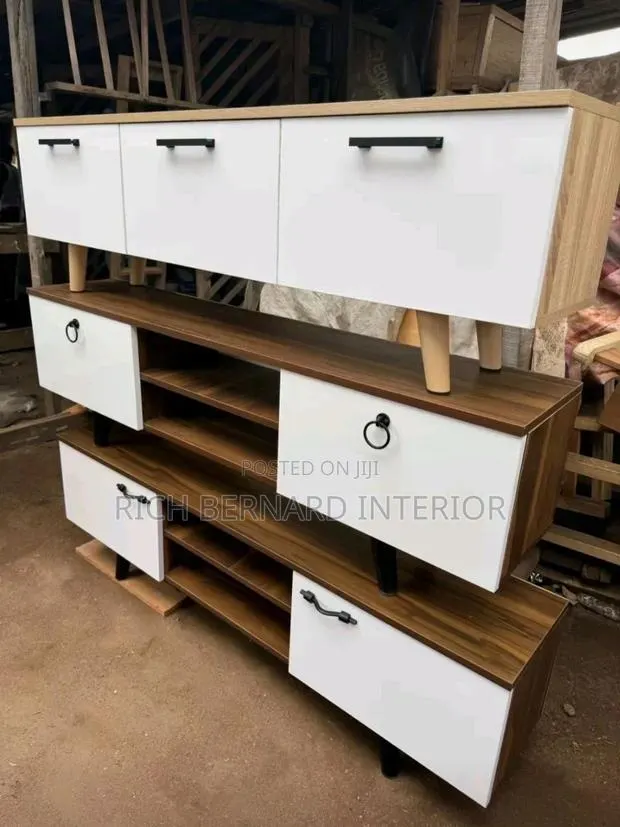 5feet Laminated Tv Stand · Photo 1