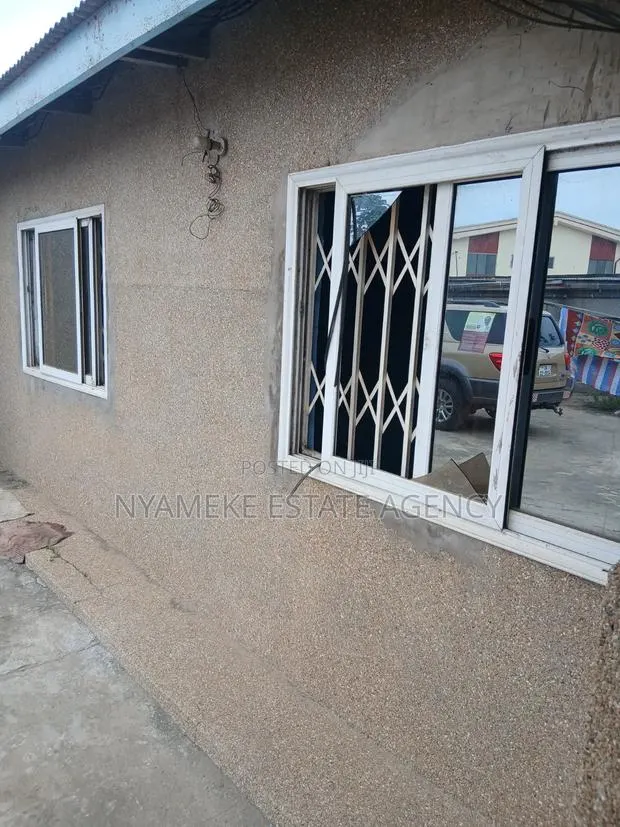 3bdrm Apartment in Atomic, Exhibition for rent · Photo 1