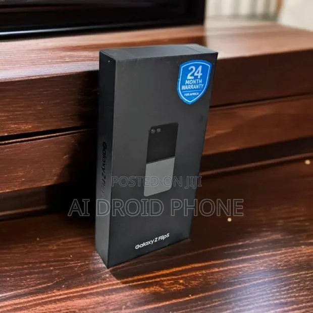 New Samsung Galaxy Z Flip 5 256 GB Blue · Photo 1