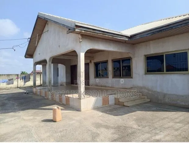 5bdrm House in West Hills for sale · Photo 1