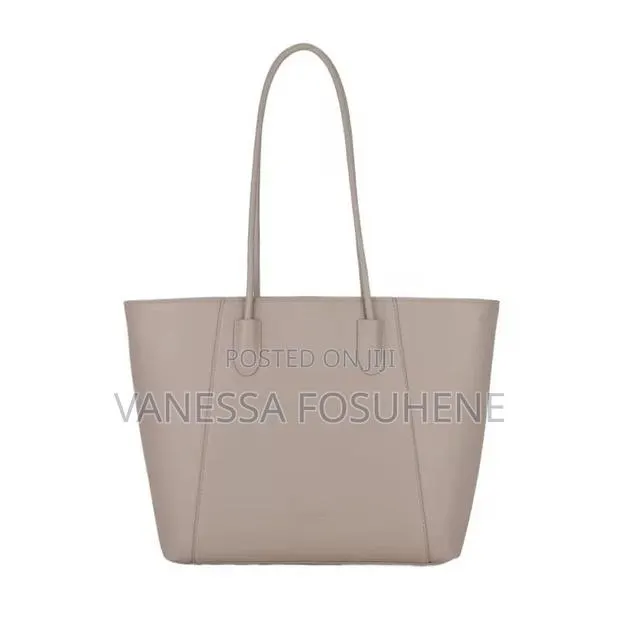 Women's Large Leather Capacity Beige Tote Bag for Work/Casual · Photo 1