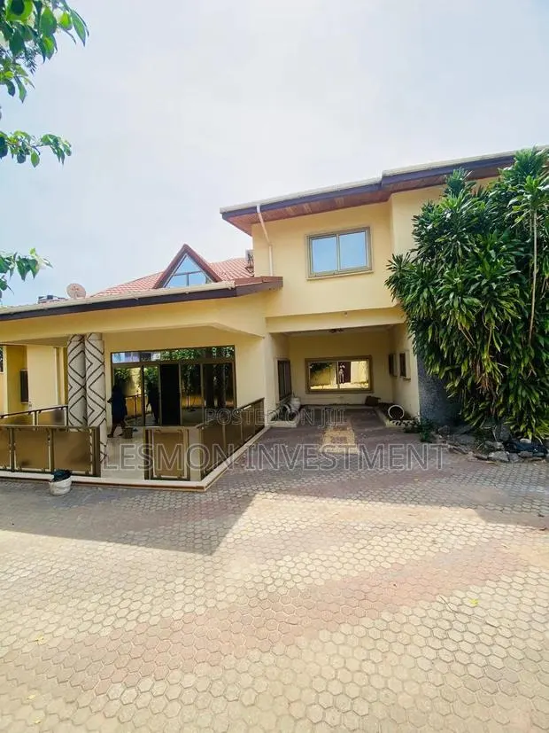 5bdrm House in Lesmon Investment, Mile 7 for rent · Photo 1