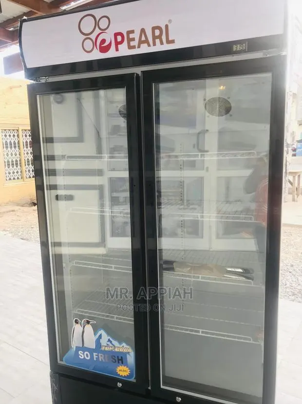 PVC-75! 568 Litres Pearl Display Fridge Lockable Door · Photo 1