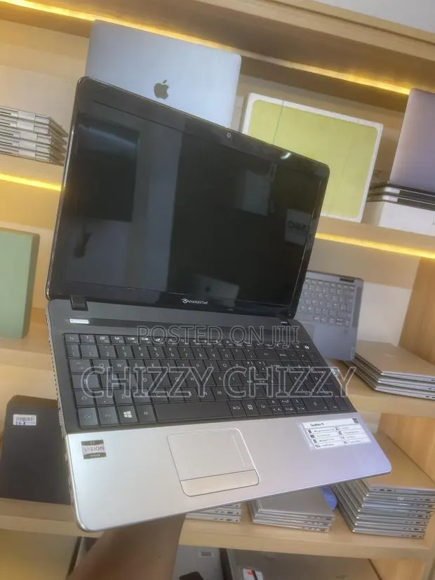 Laptop Packard Bell EasyNote TE11 4GB AMD HDD 350GB · Photo 1