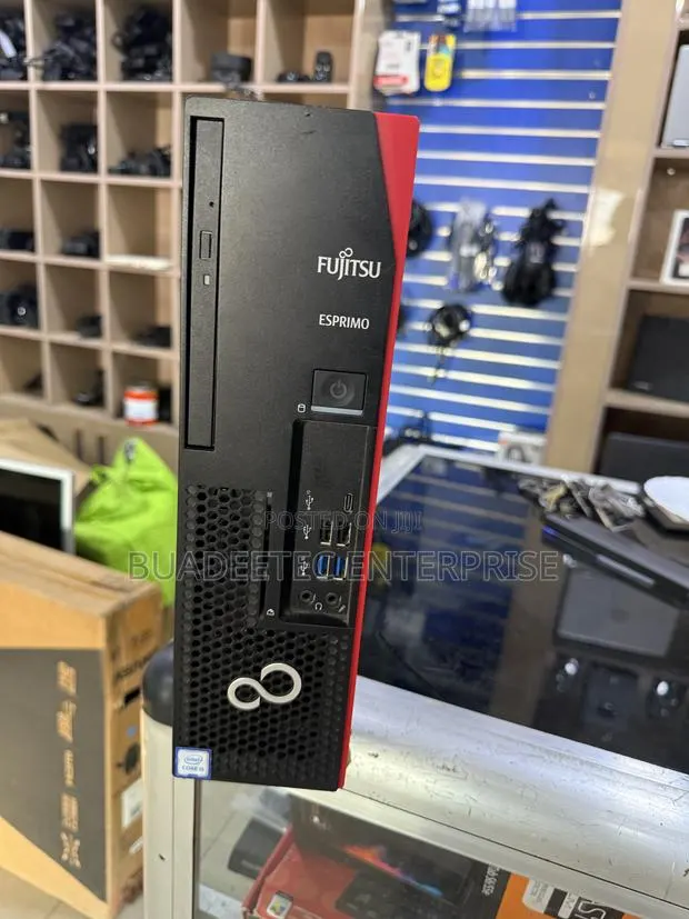 Desktop Computer Fujitsu Esprimo D738 8GB Intel Core i5 SSD 256GB · Photo 1
