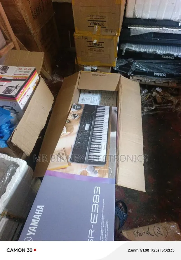 Yamaha PSR E383 · Photo 1