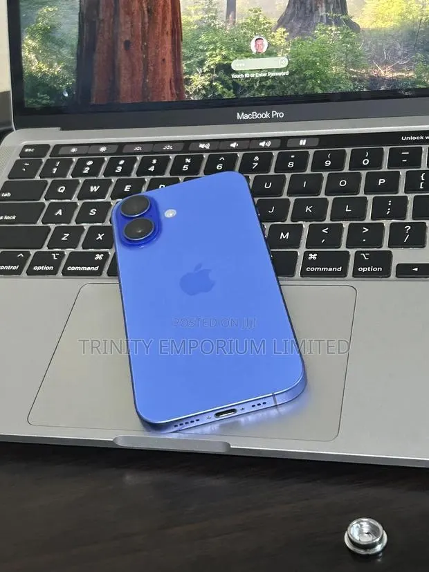 Apple iPhone 16 128 GB Blue · Photo 1