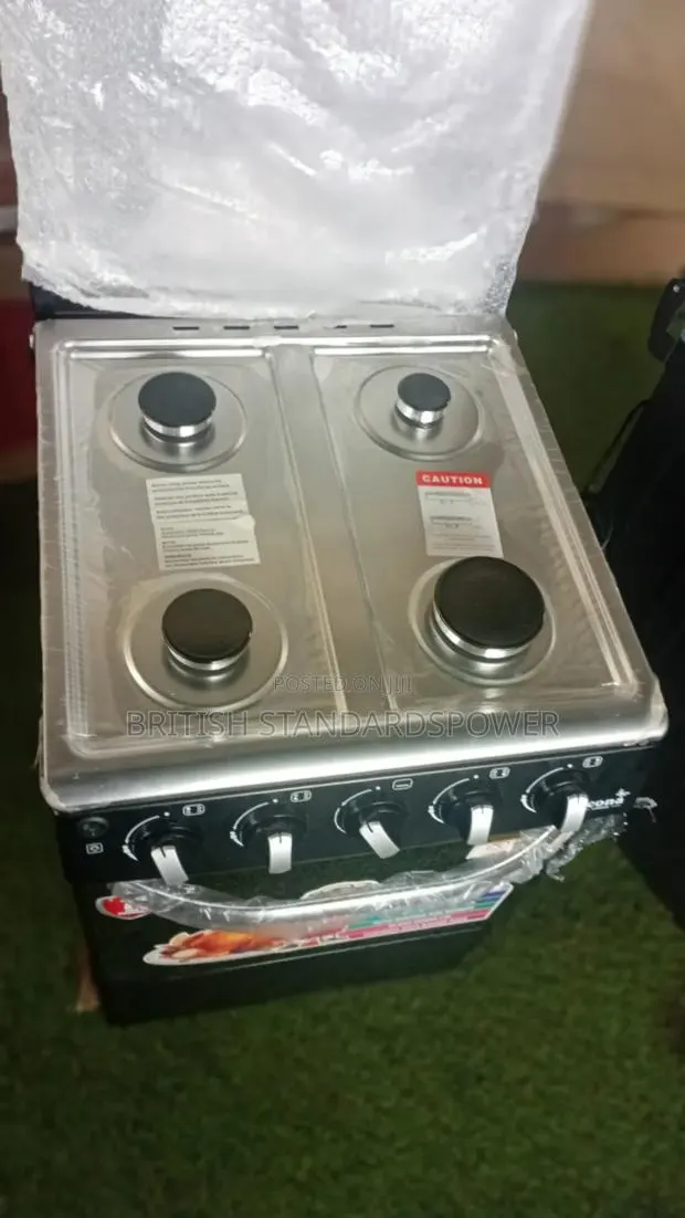 Clean and Modern 4 Burner Icona Gass Cooker · Photo 1