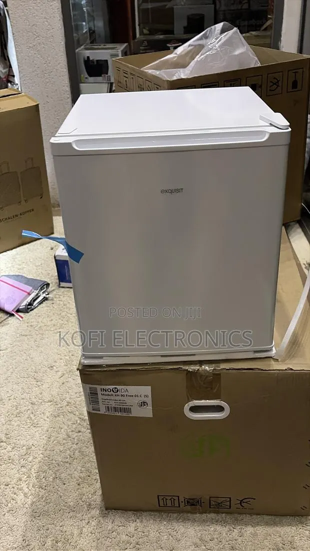 An Exquisit Bedside or Mini Fridge · Photo 1