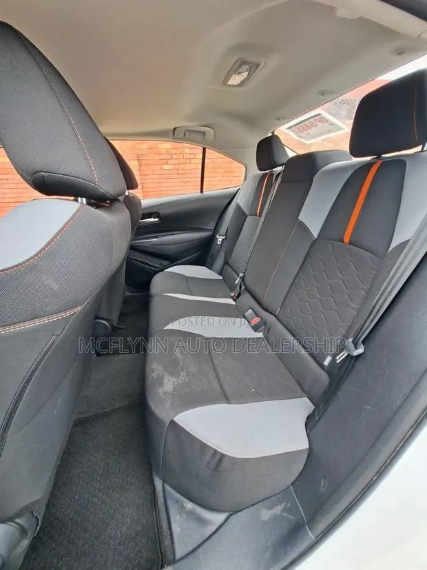 Toyota Corolla 2023 White · Photo 1
