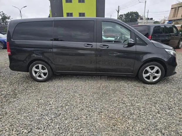 Mercedes-Benz V-Class 2020 Black · Photo 1