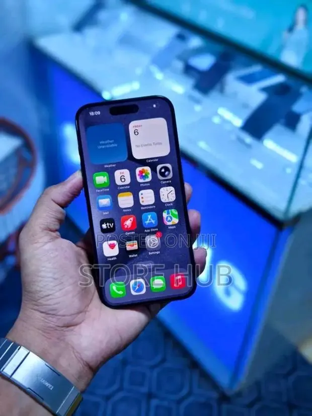 New Apple iPhone 15 Pro 128 GB Black · Photo 1