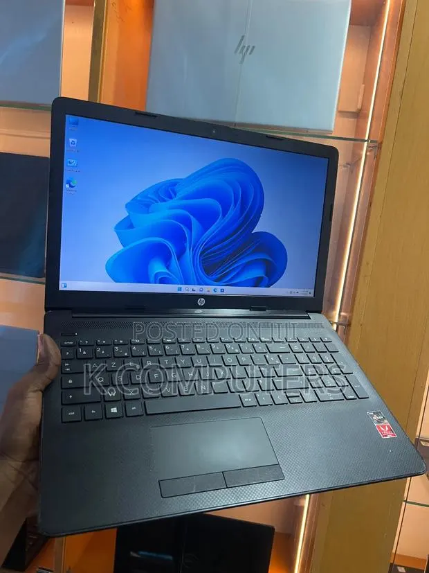 Laptop HP 15-dw1197nia 8GB AMD Ryzen 5 SSD 256GB · Photo 1