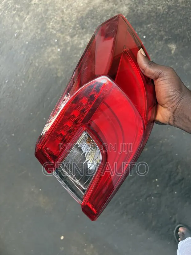 Honda CrV Headlights Taillights 2017,2019,2020,2023 2025 Available · Photo 1