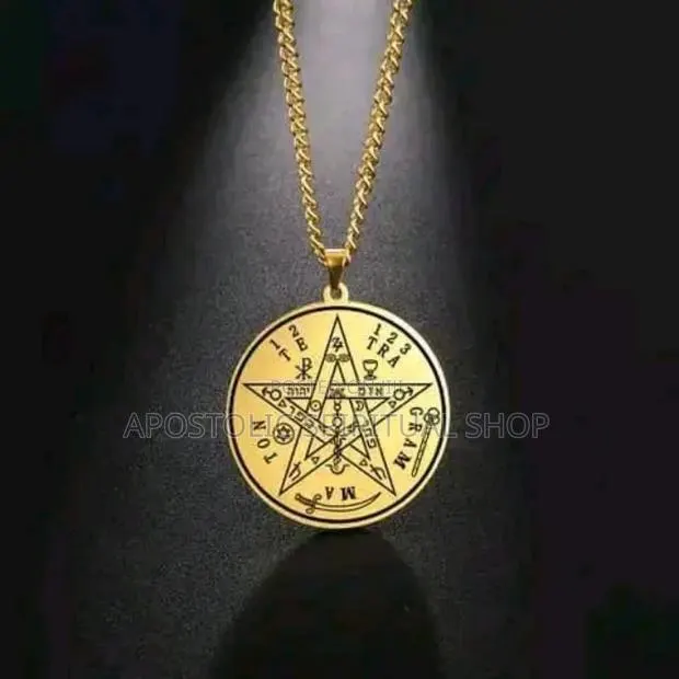 Tetragrammaton Rings Necklace · Photo 1