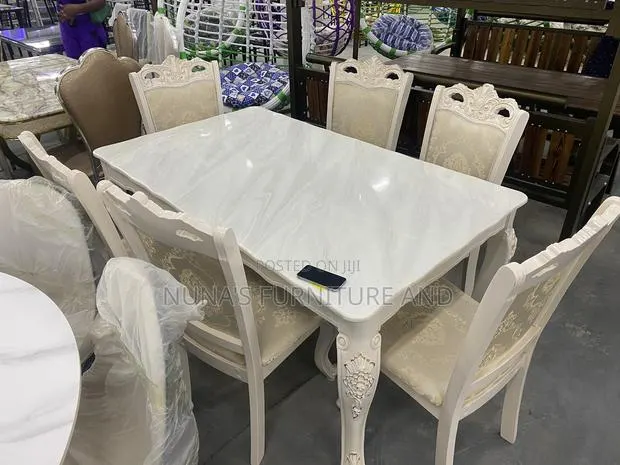 Dining Table · Photo 1