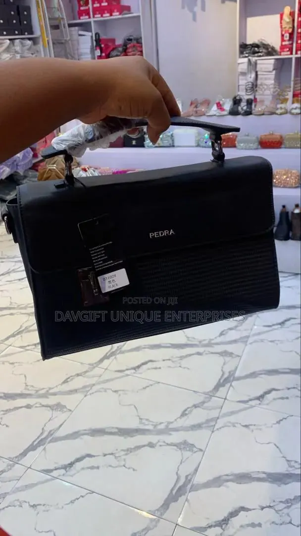 Quality Ladies Pedra Bags · Photo 1