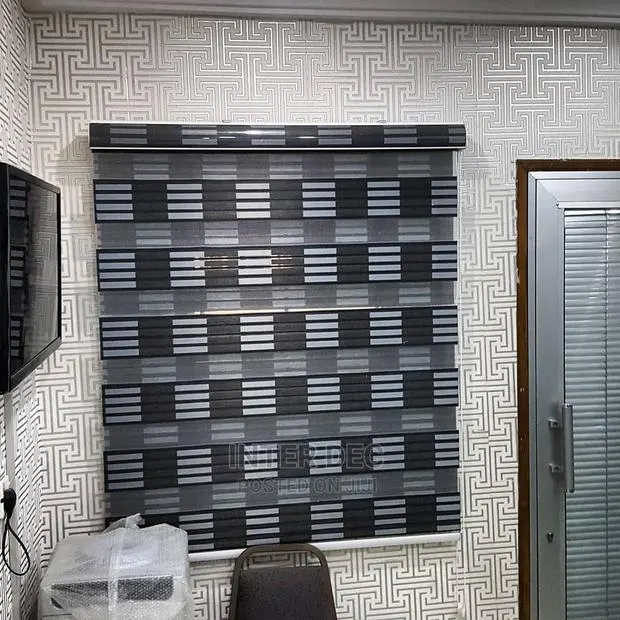 Living Room Blinds Curtains · Photo 1