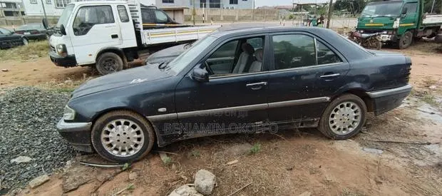 Mercedes-Benz C180 1998 Black · Photo 1