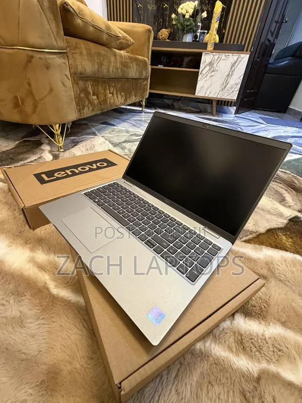 Laptop Dell Precision 3561 64GB Intel Core i9 SSD 1T · Photo 1
