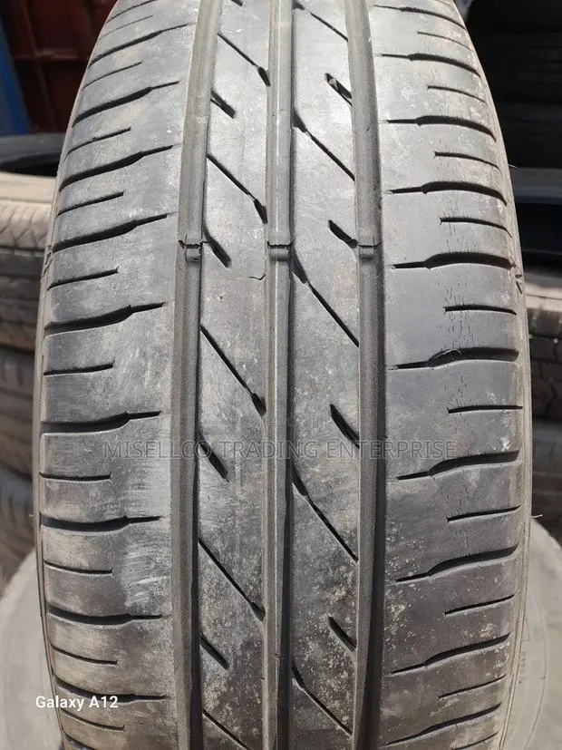 Vehicle Tires 175/65r14 · Photo 1